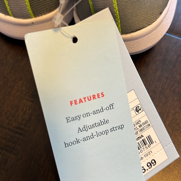 NWT Cat and Jack Toddlers Gender Neutral Austen Water Swim shoes in gray! - Picture 5 of 9